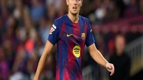 李添荣独得21分，王哲林17分10板，萨姆纳贡献24分，上海队狂胜四川36分